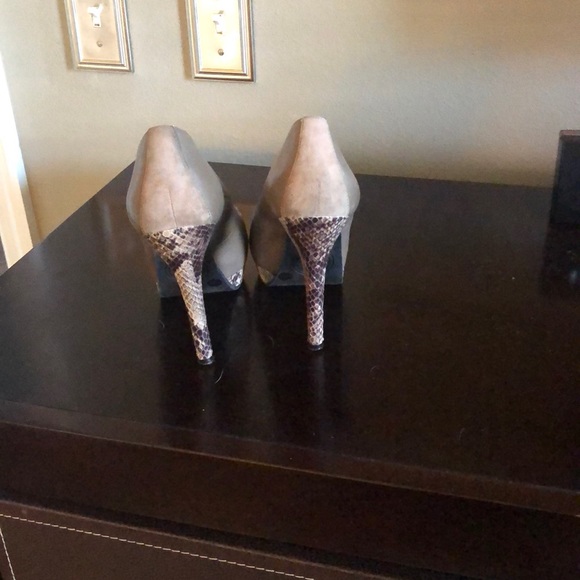 Moving - Picture 3 of 3